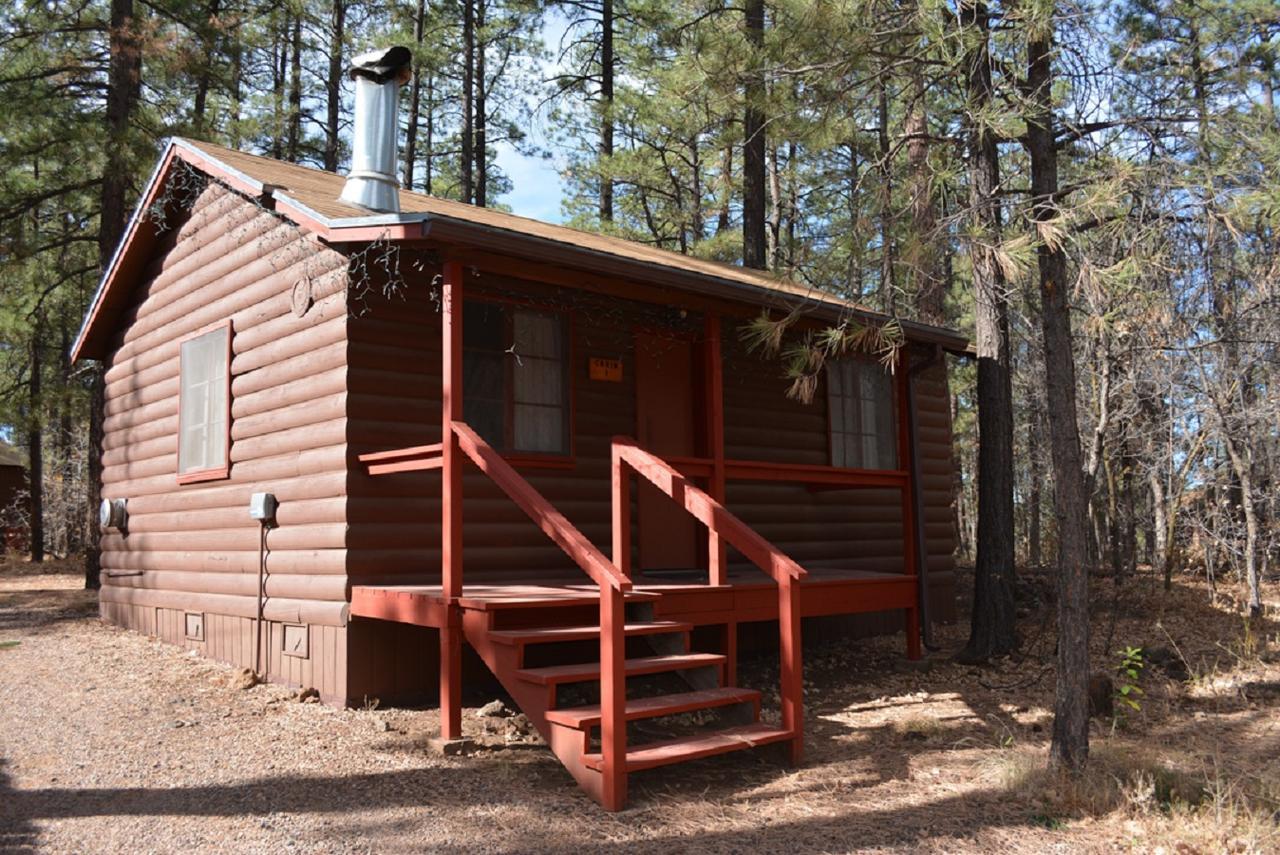 Whispering Pines Lodge *
