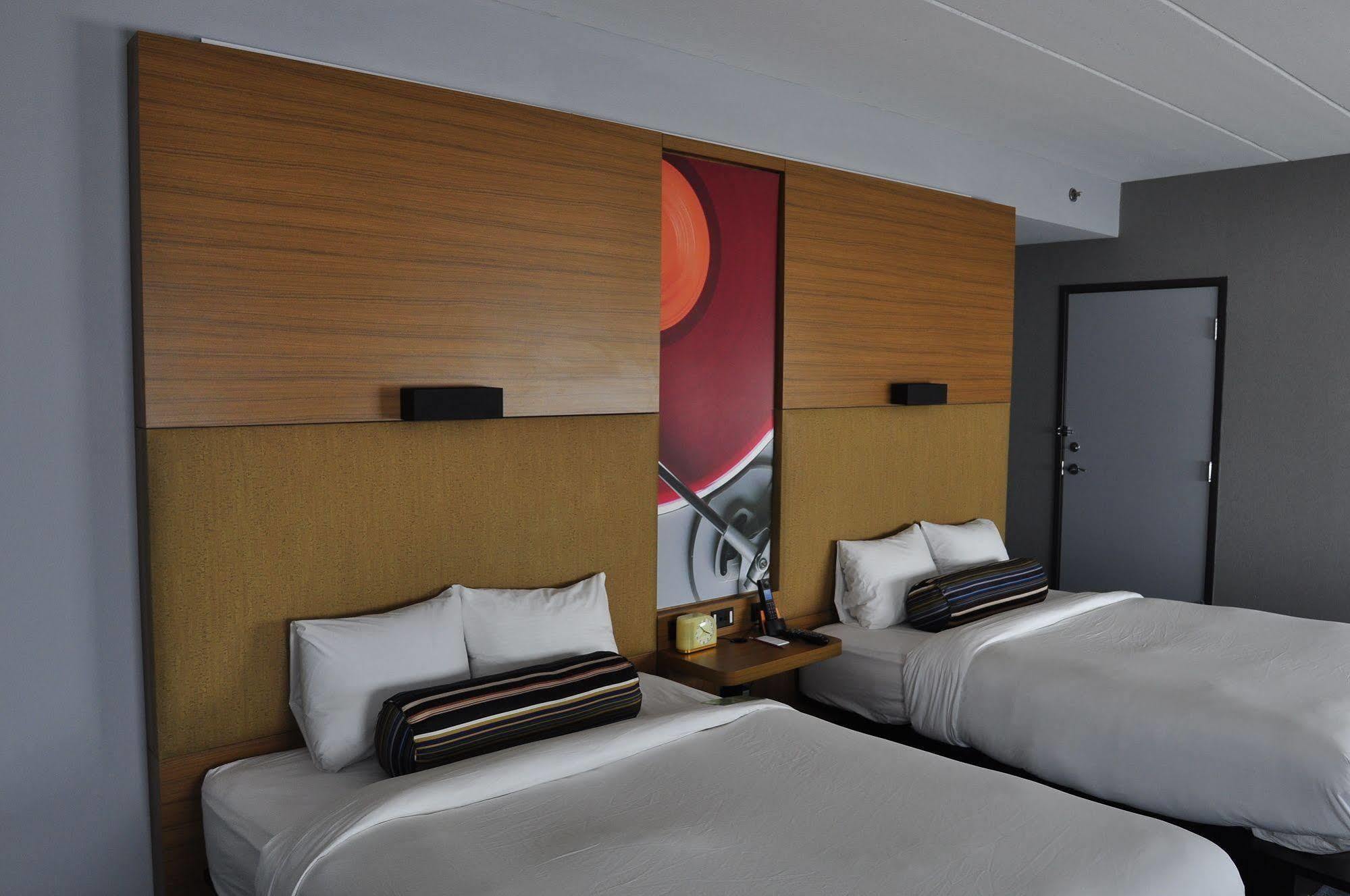 Aloft Hotel 3*