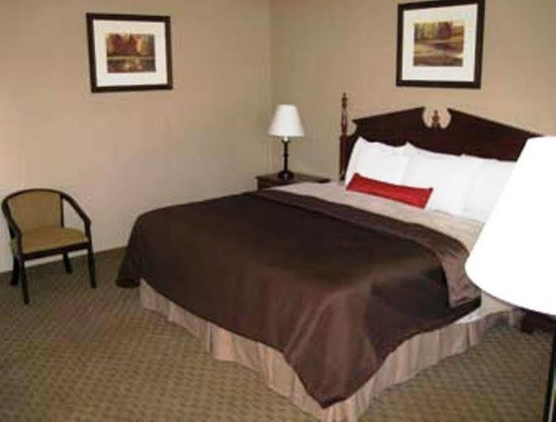 Days By Wyndham Show Hotel