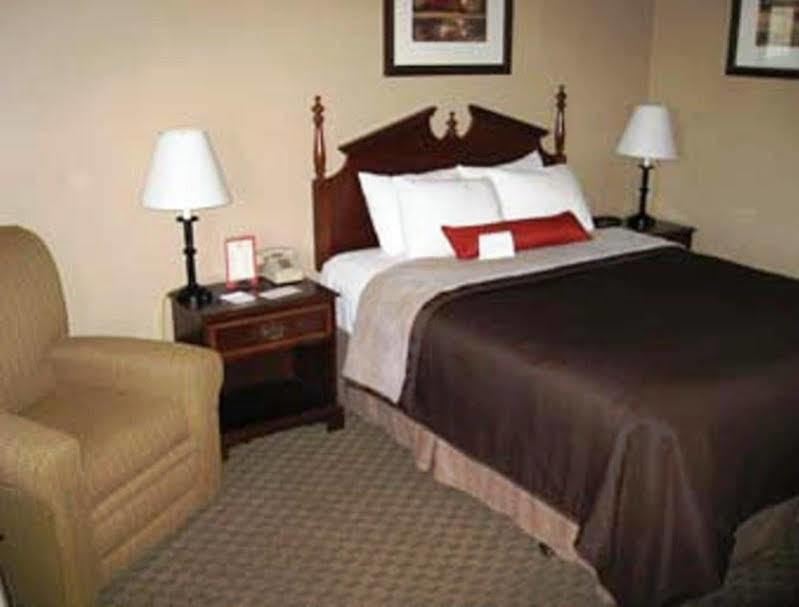 Days By Wyndham Show Hotel