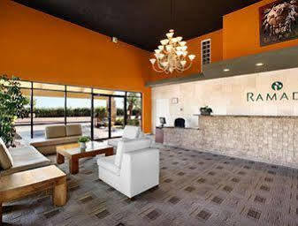 Days By Wyndham Glendale Area 2*