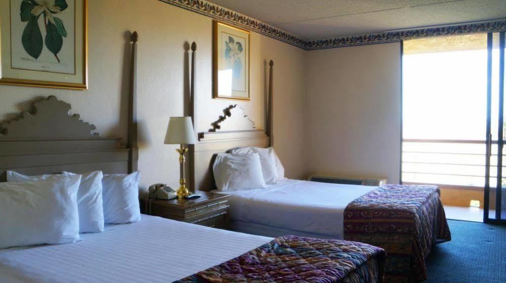 6 Havasu Az Hotel 2*