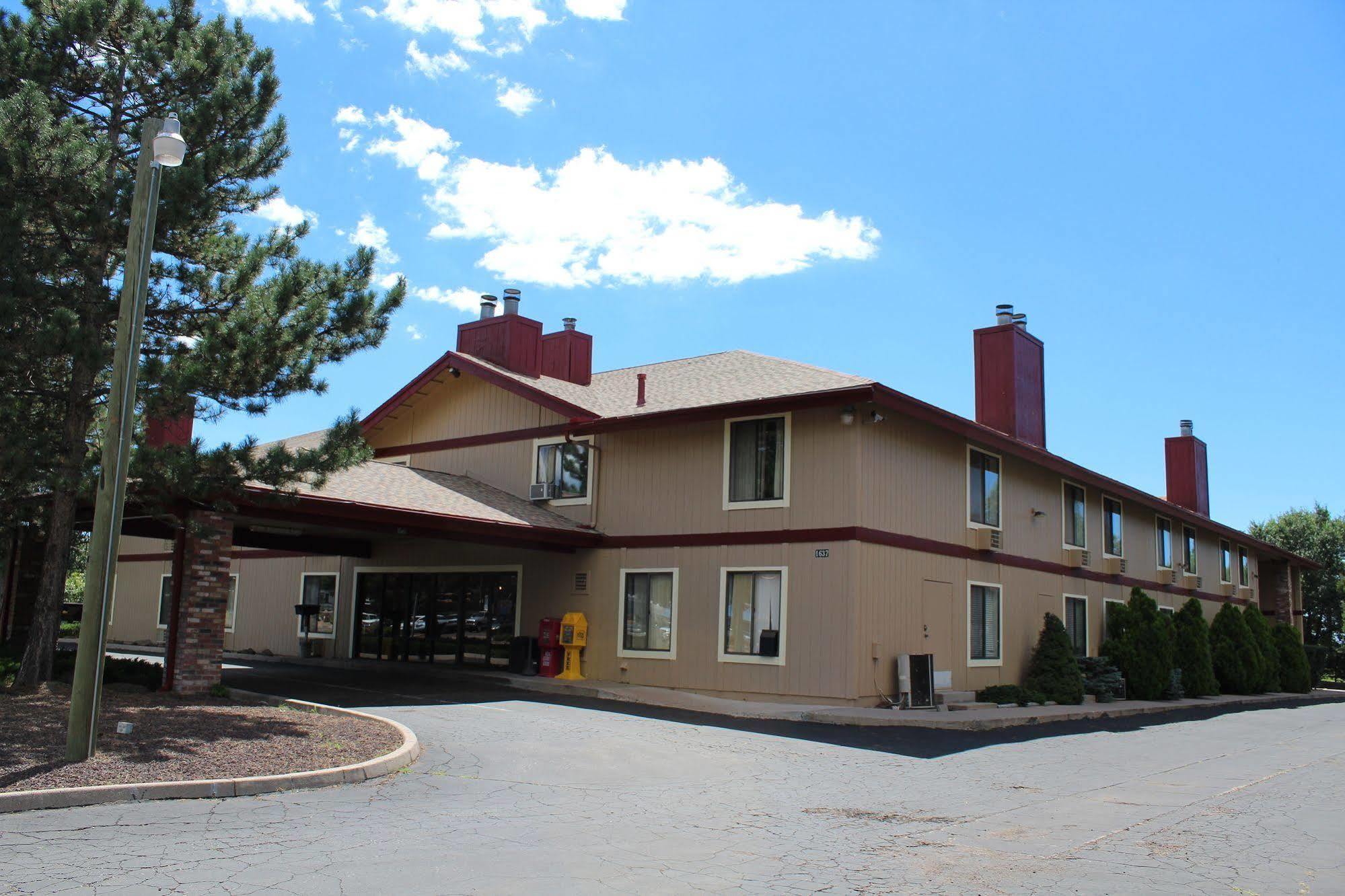 Comfort & Pinetop Show 2* Lakeside