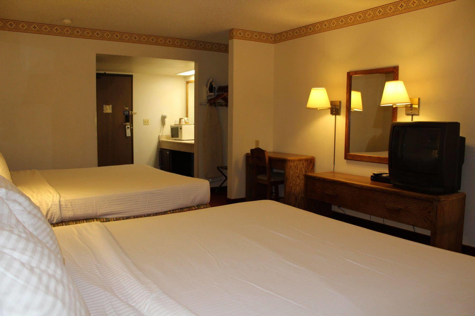 Comfort & Pinetop Show Hotel 2*