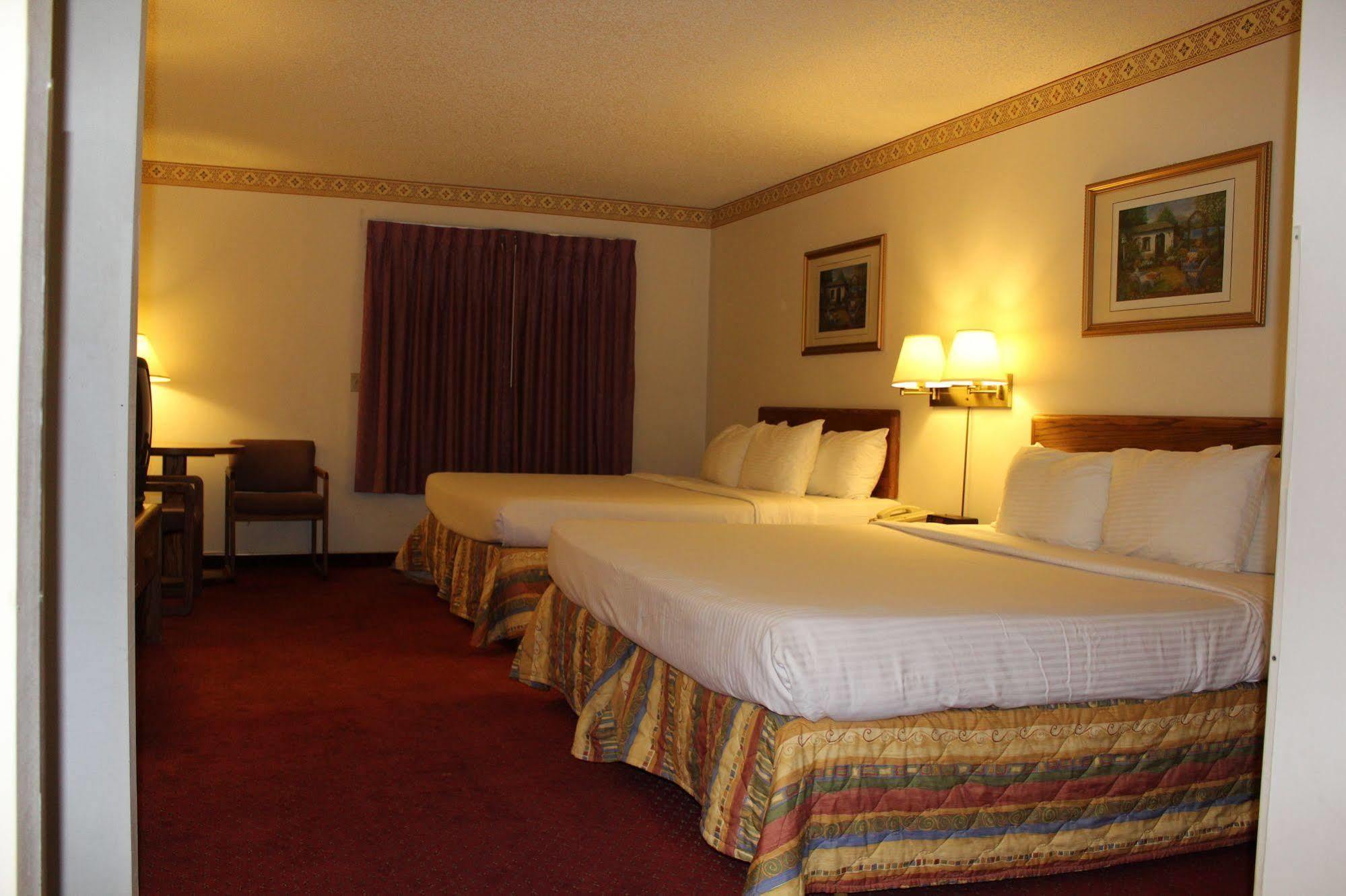Comfort & Pinetop Show Hotel Lakeside