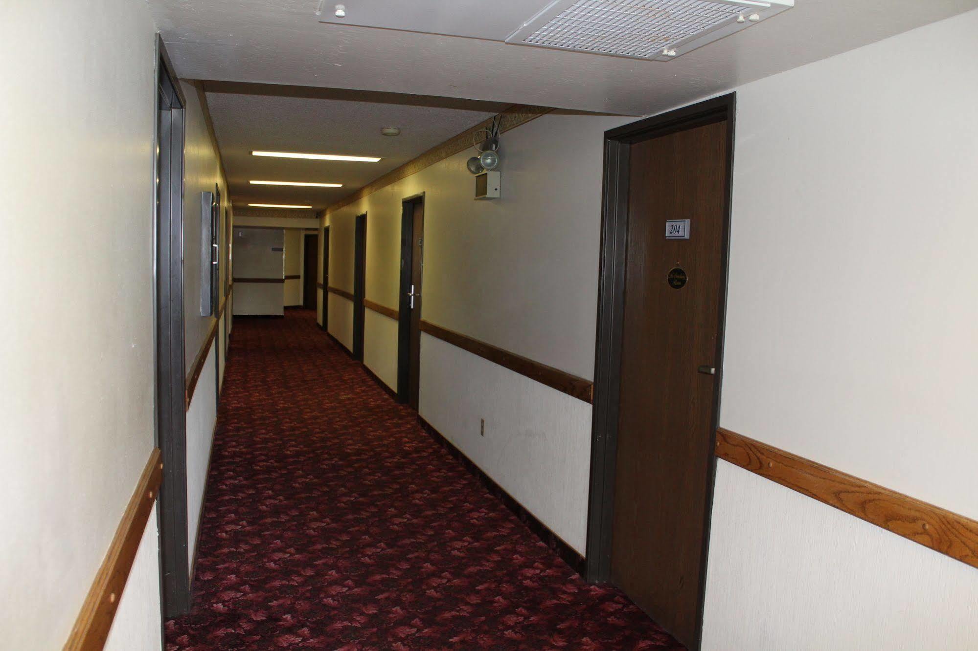 Comfort & Pinetop Show Hotel Lakeside