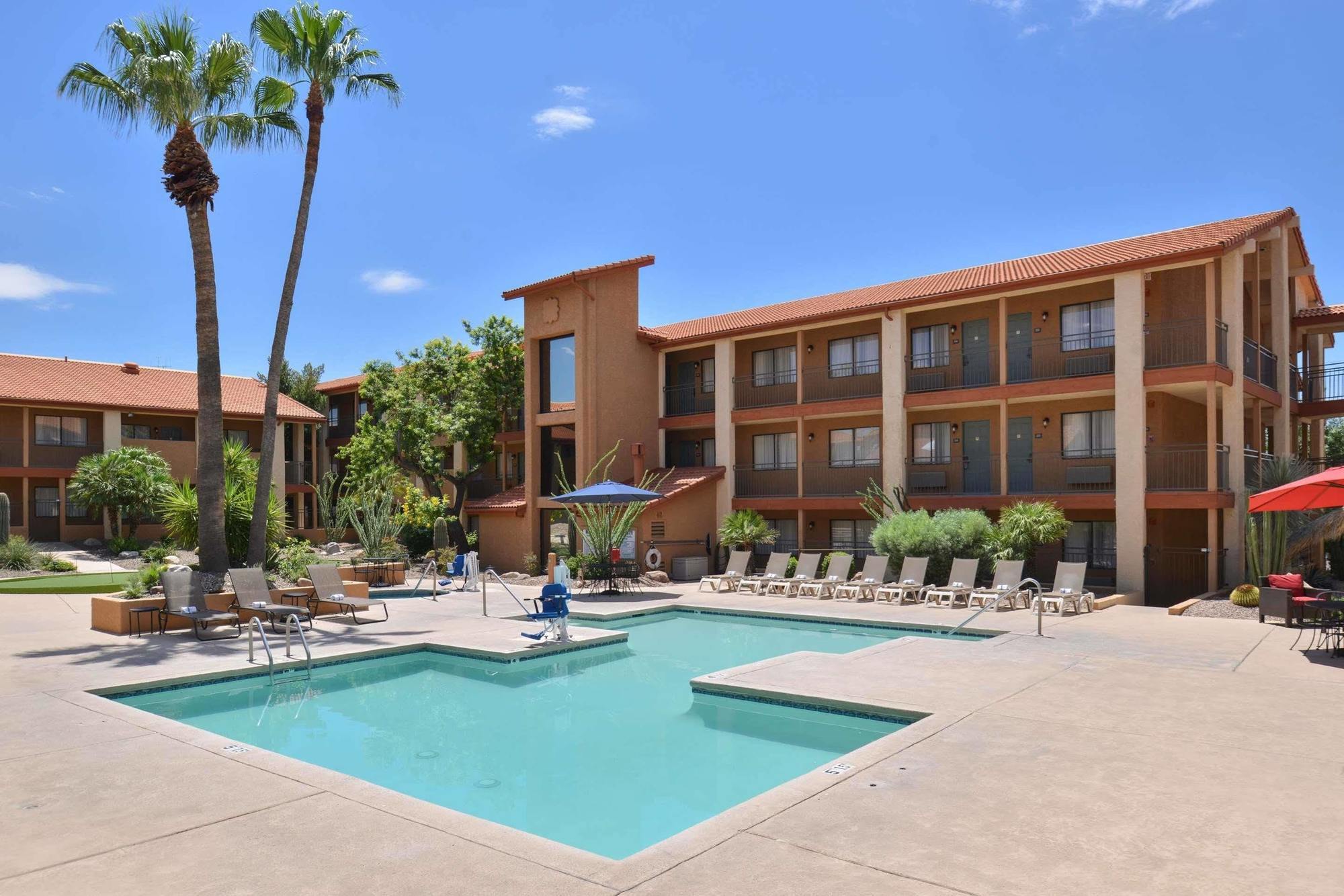 3 Palms North Foothills Hotel