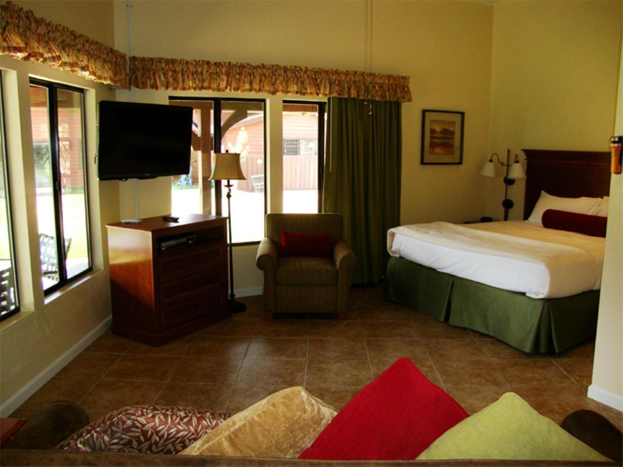 Roundhouse Hotel 3*