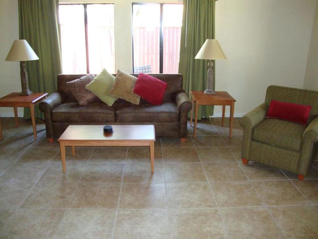 Hotel Roundhouse 3*