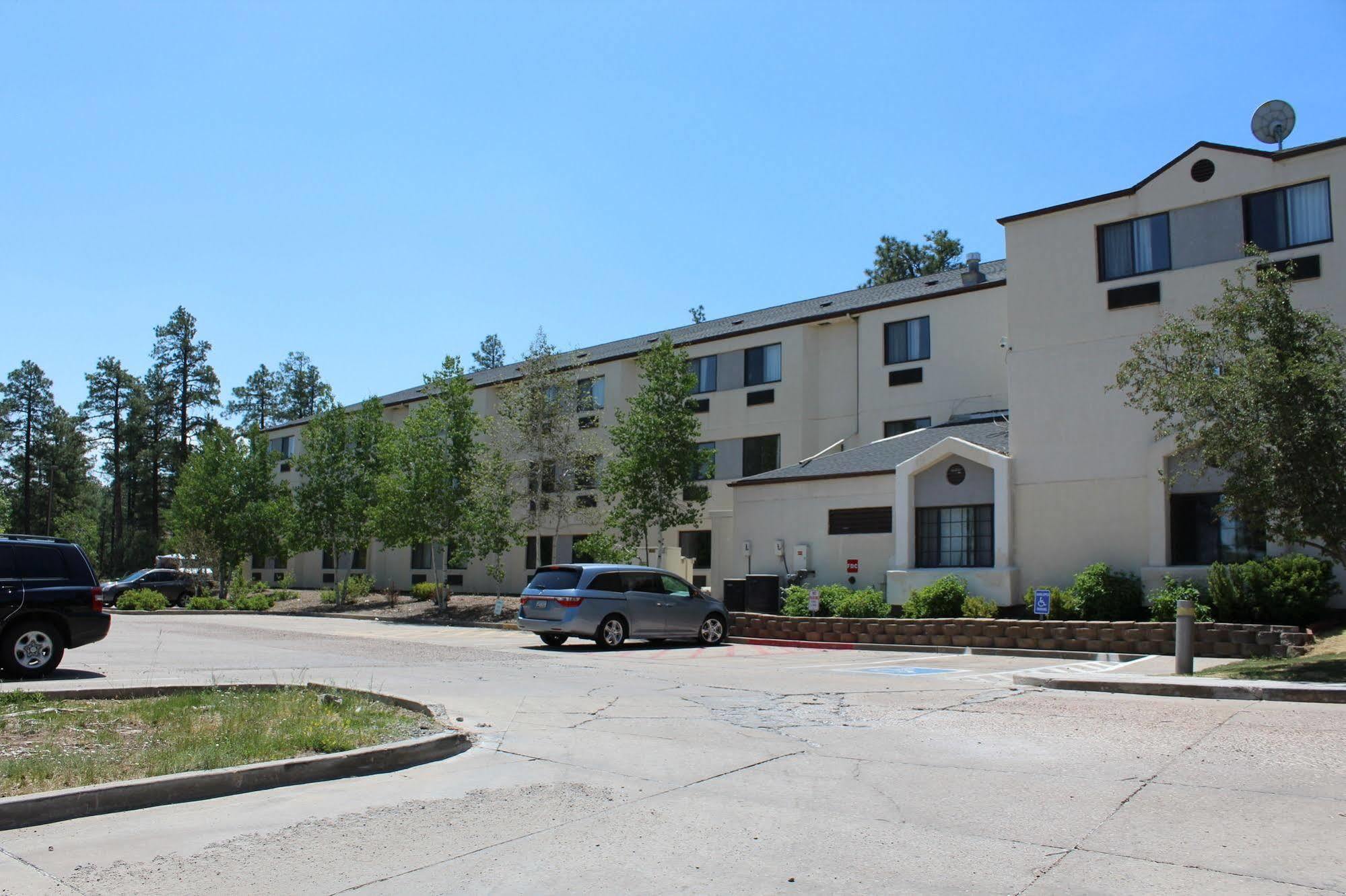 Super 8 By Wyndham Show Hotel Show Low