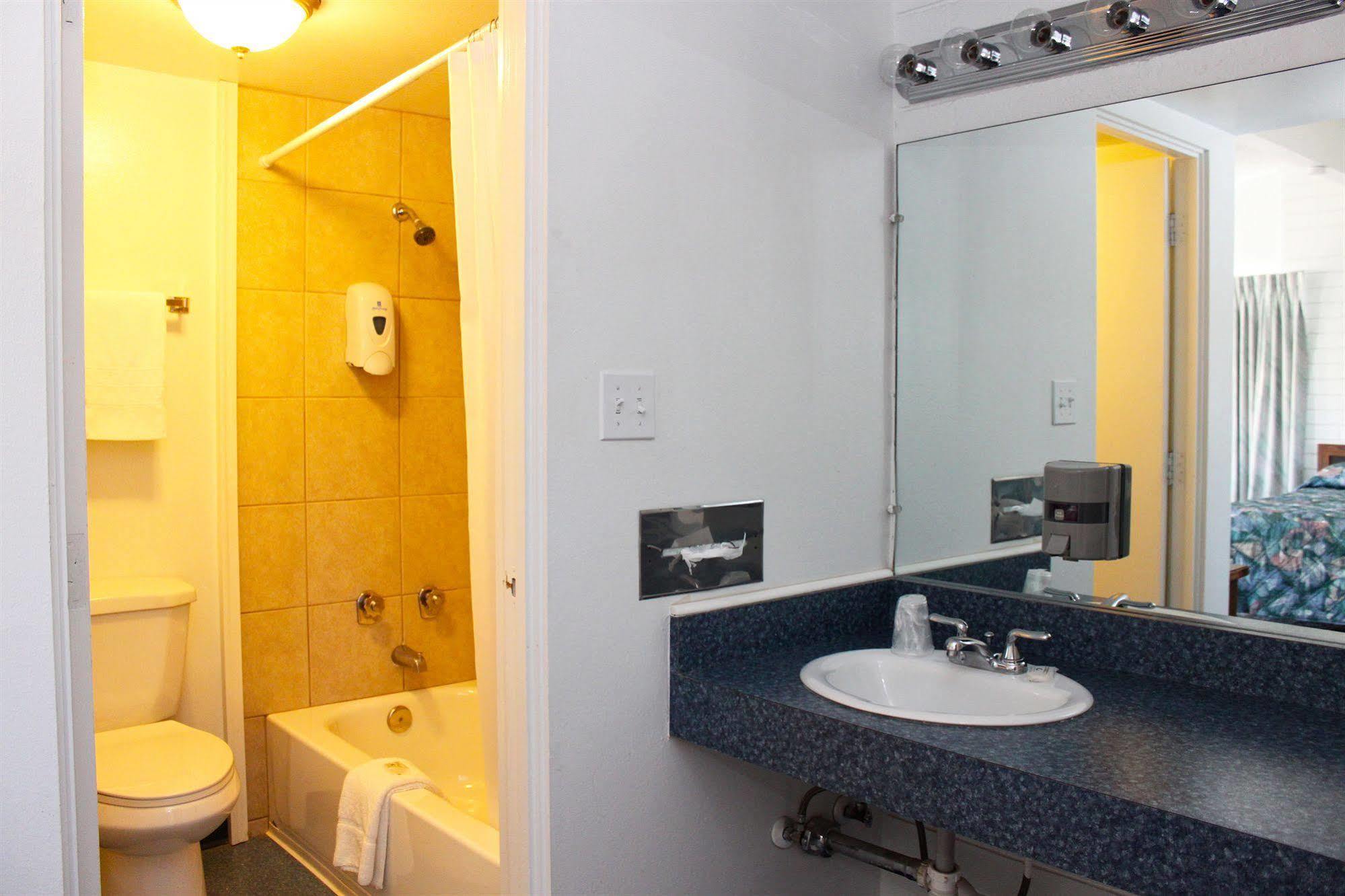 Motel Mohave Marina & 2*