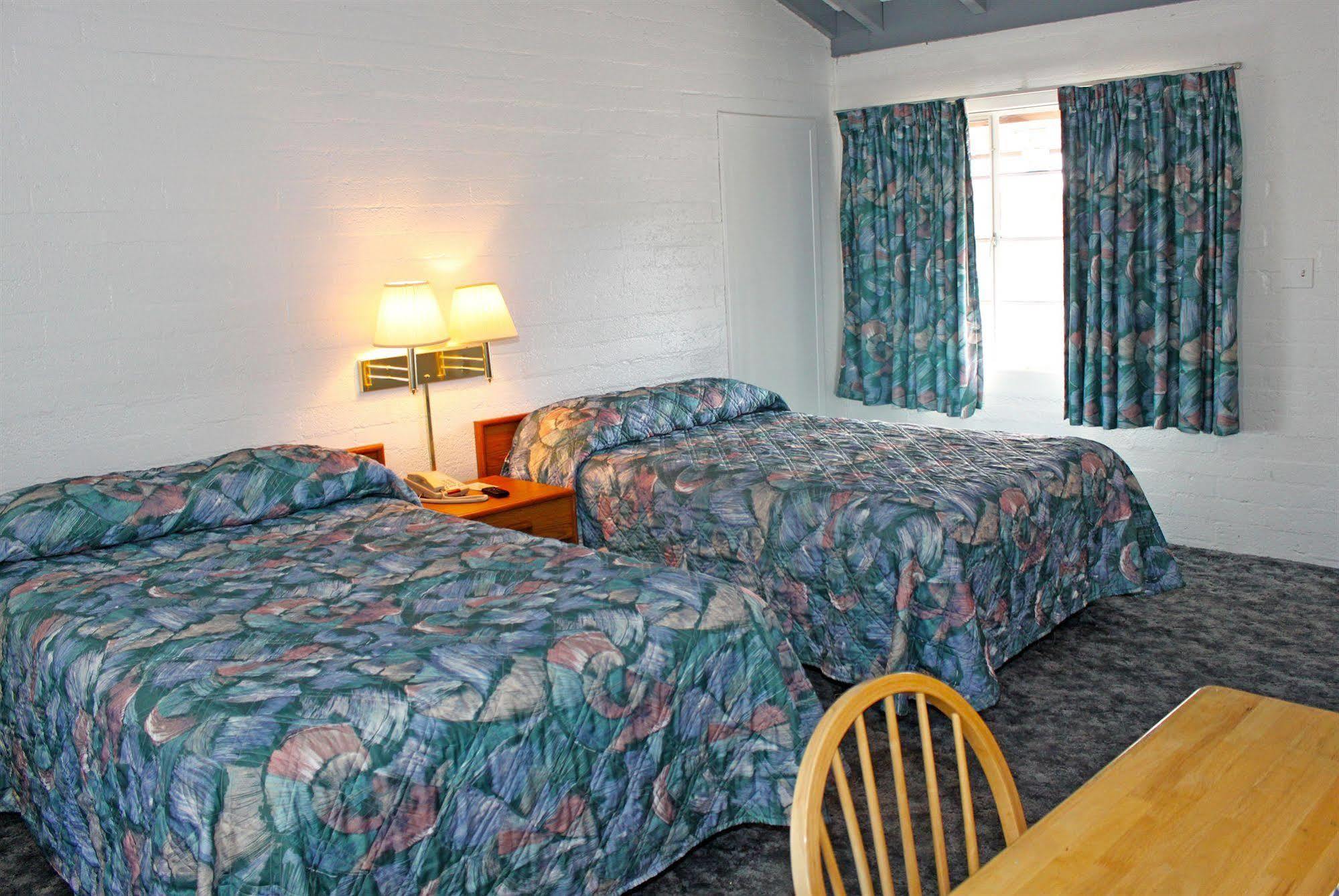 Motel Mohave Marina &
