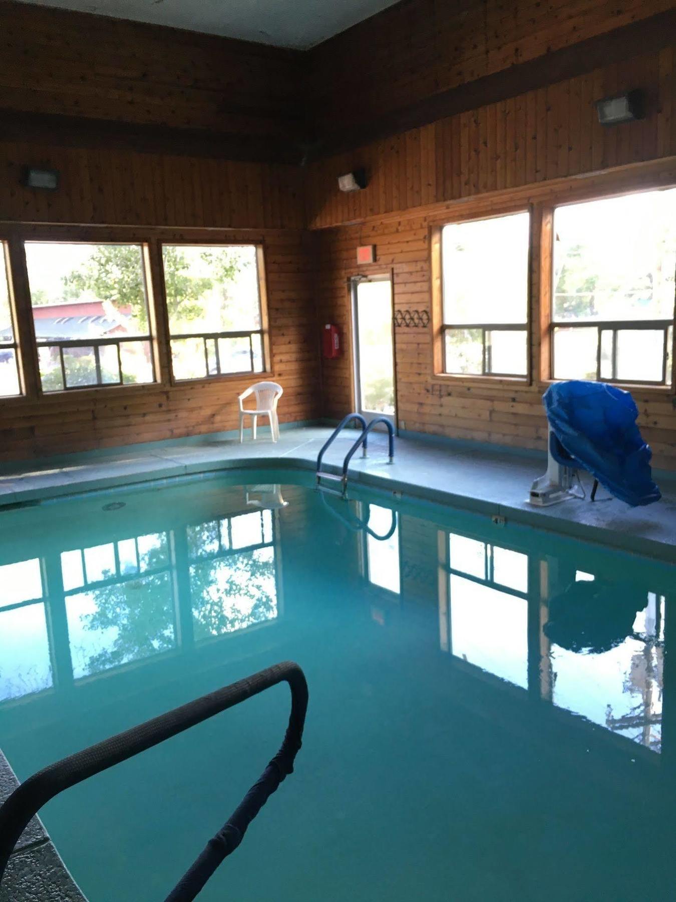 Hotel Pinetop Studio Suites 2*