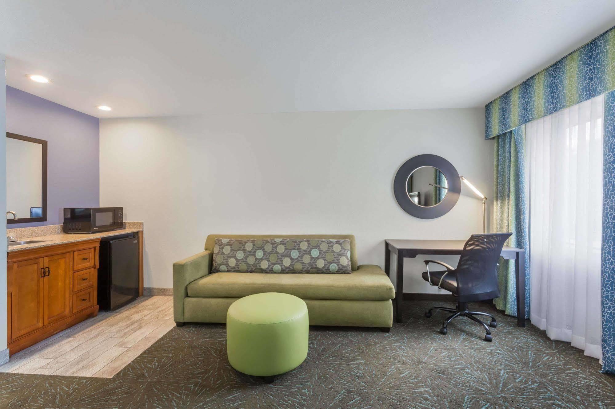 Hotel Days & By Wyndham East