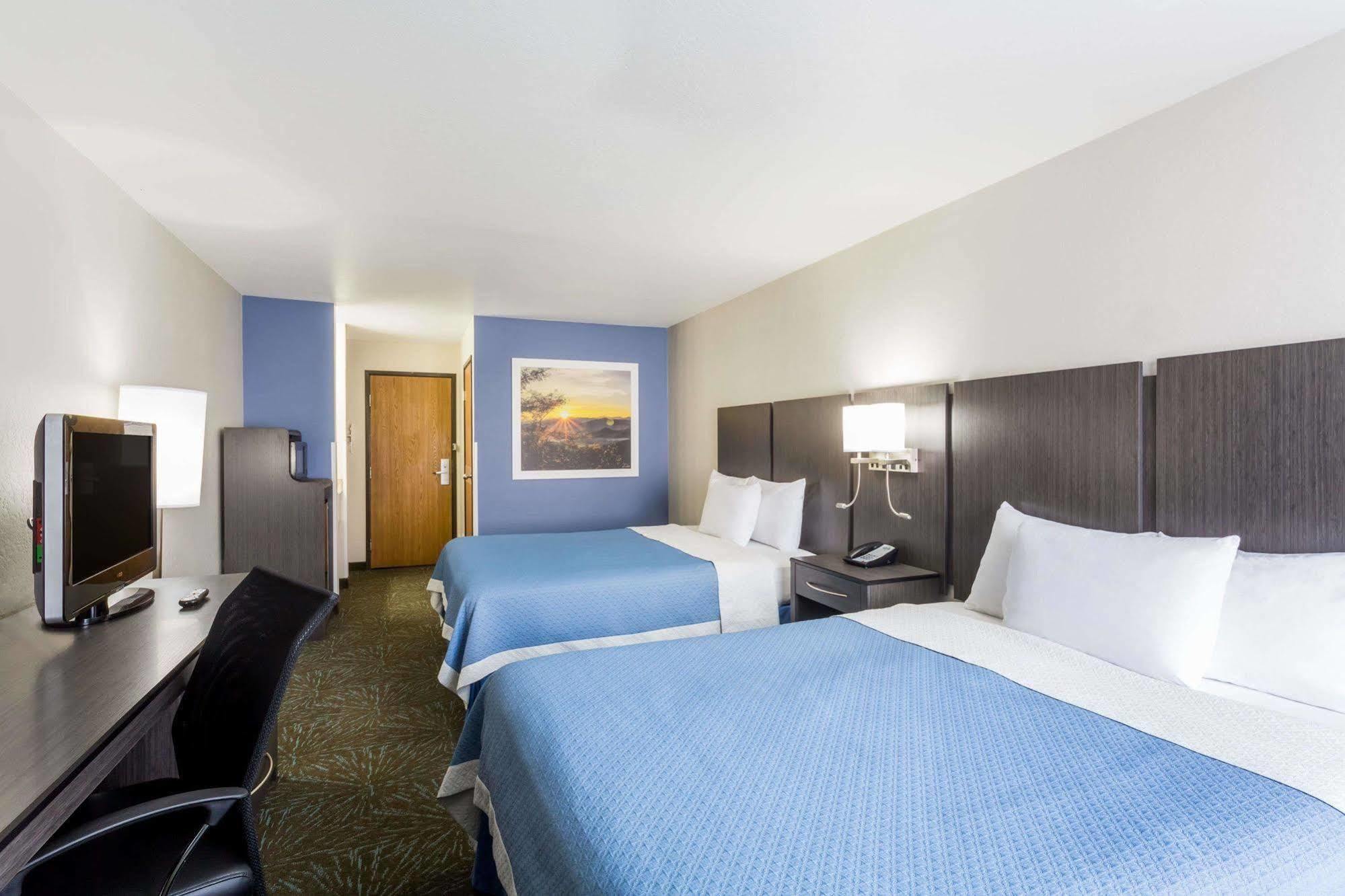 Days & By Wyndham East Hotel Flagstaff