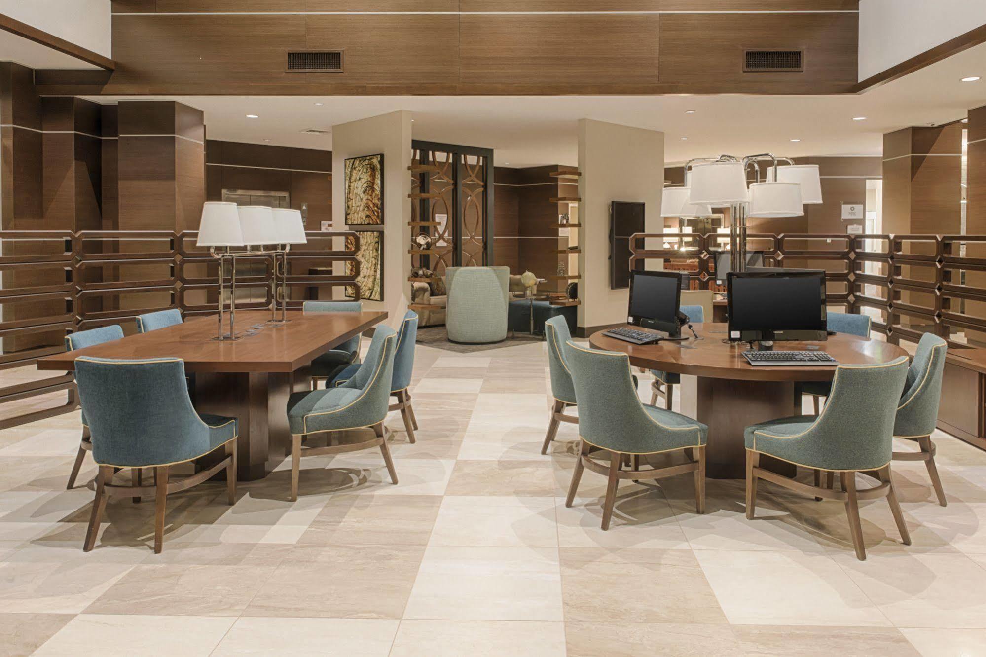 Sheraton At Wrigleyville West 4*