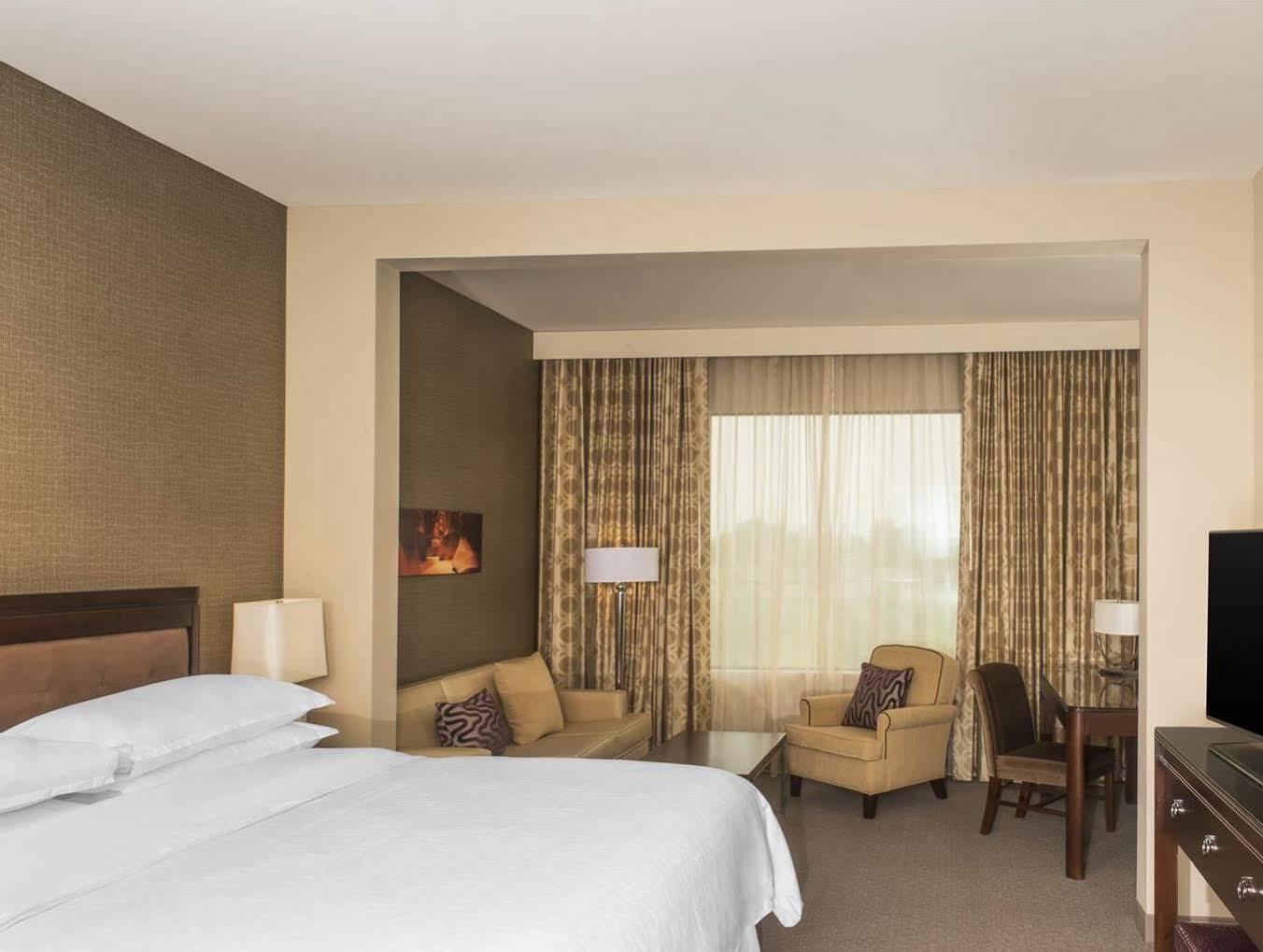 Sheraton At Wrigleyville West Hotel Mesa