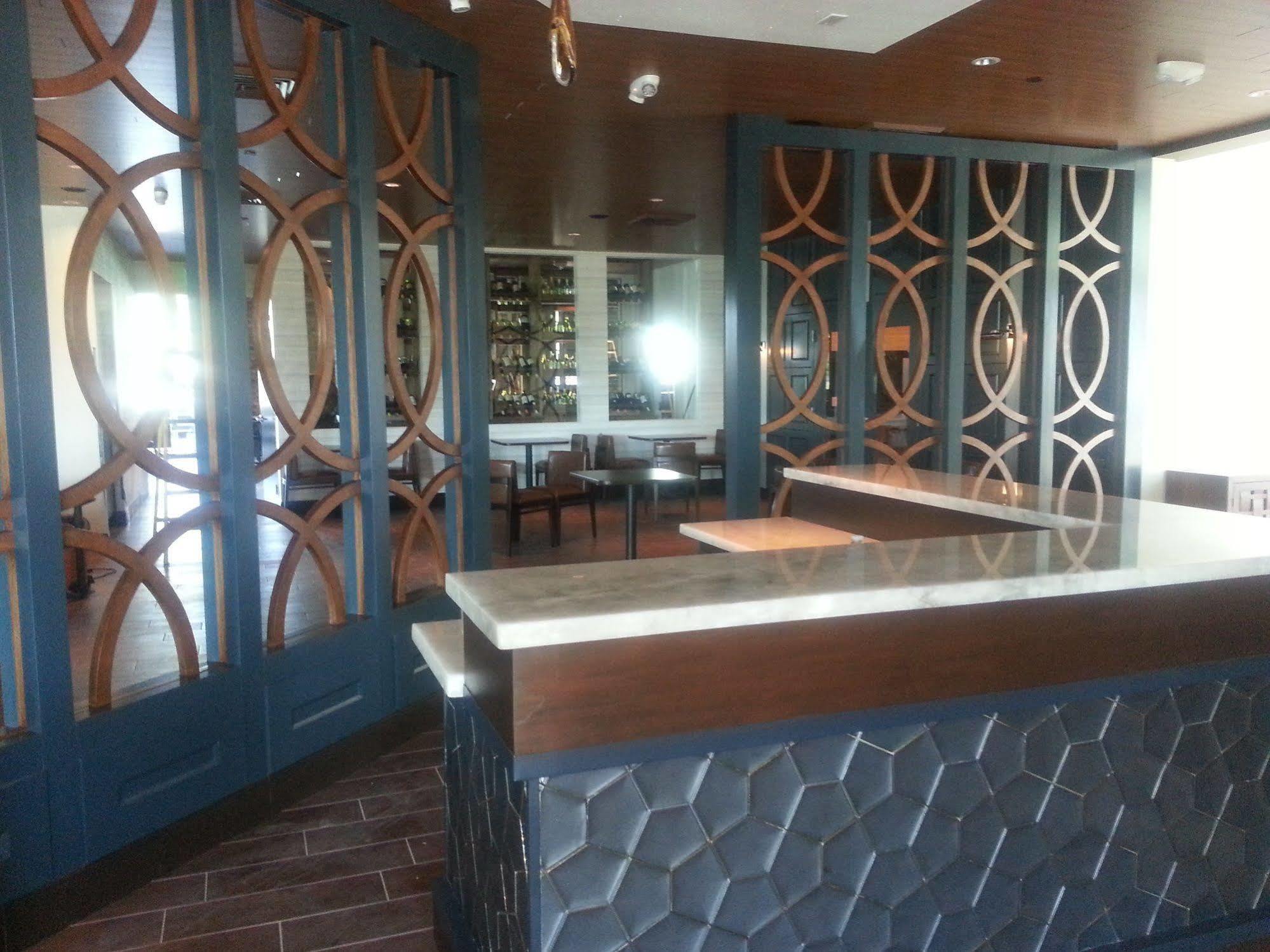 Sheraton At Wrigleyville West Hotel 4*