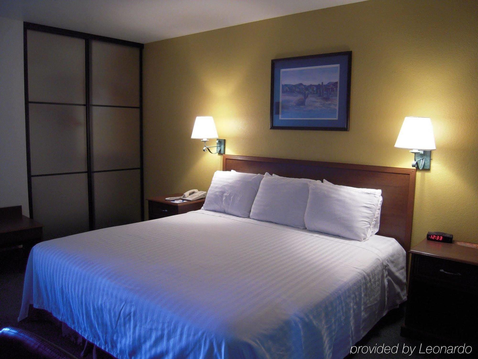 Voyager Hotel