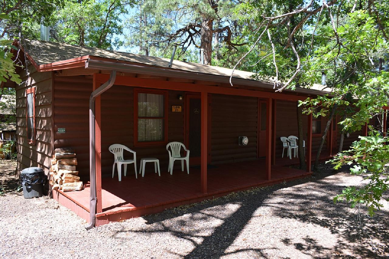 Lodge Whispering Pines