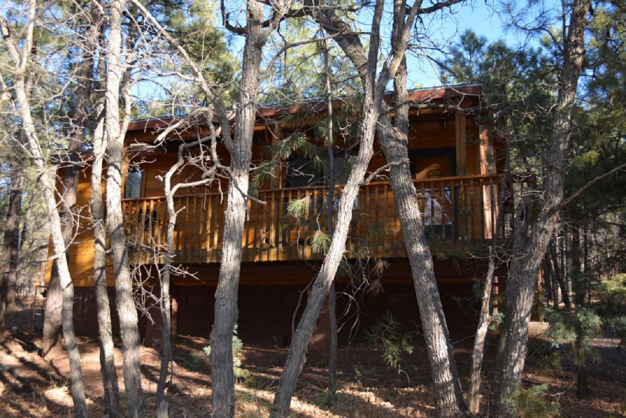 Lodge Whispering Pines *