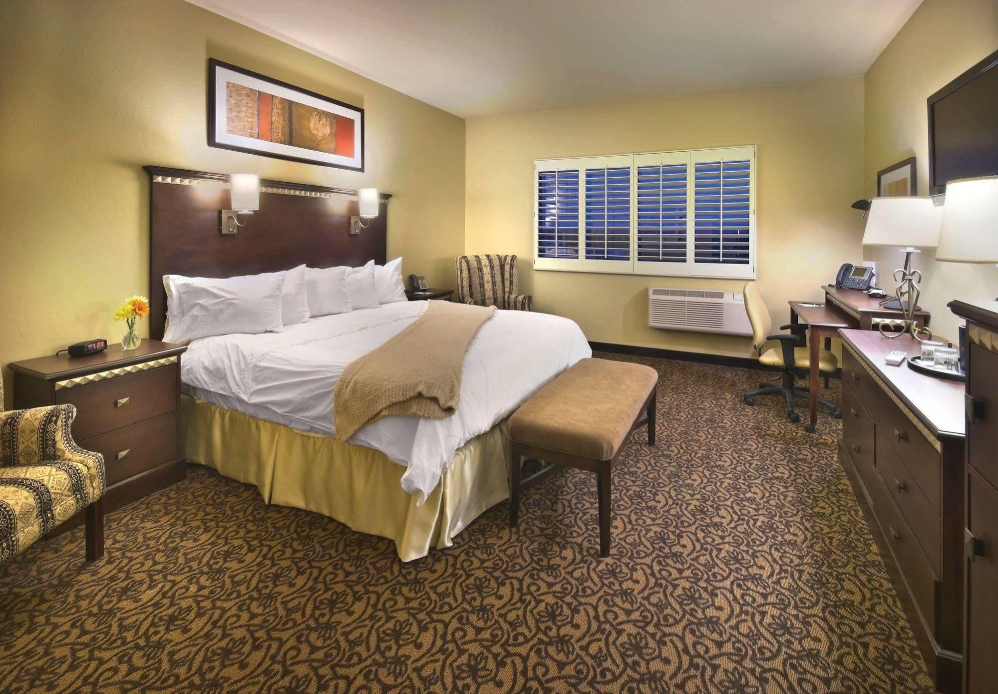 Desert Diamond Casino 4*