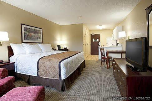 Hometowne By Red Roof - Black Canyon Highway 2*