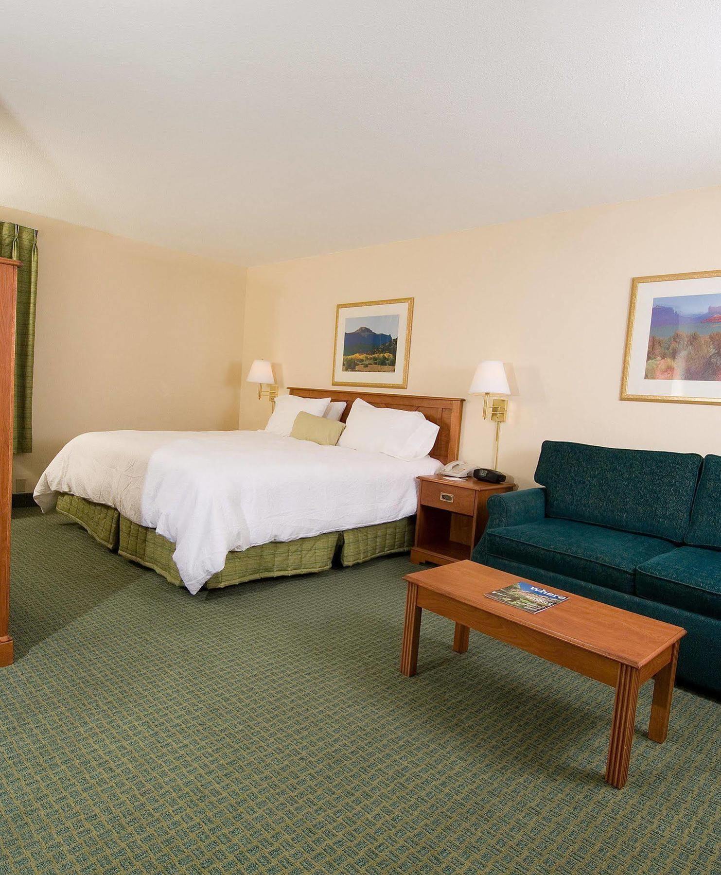 Hampton Hotel 3*