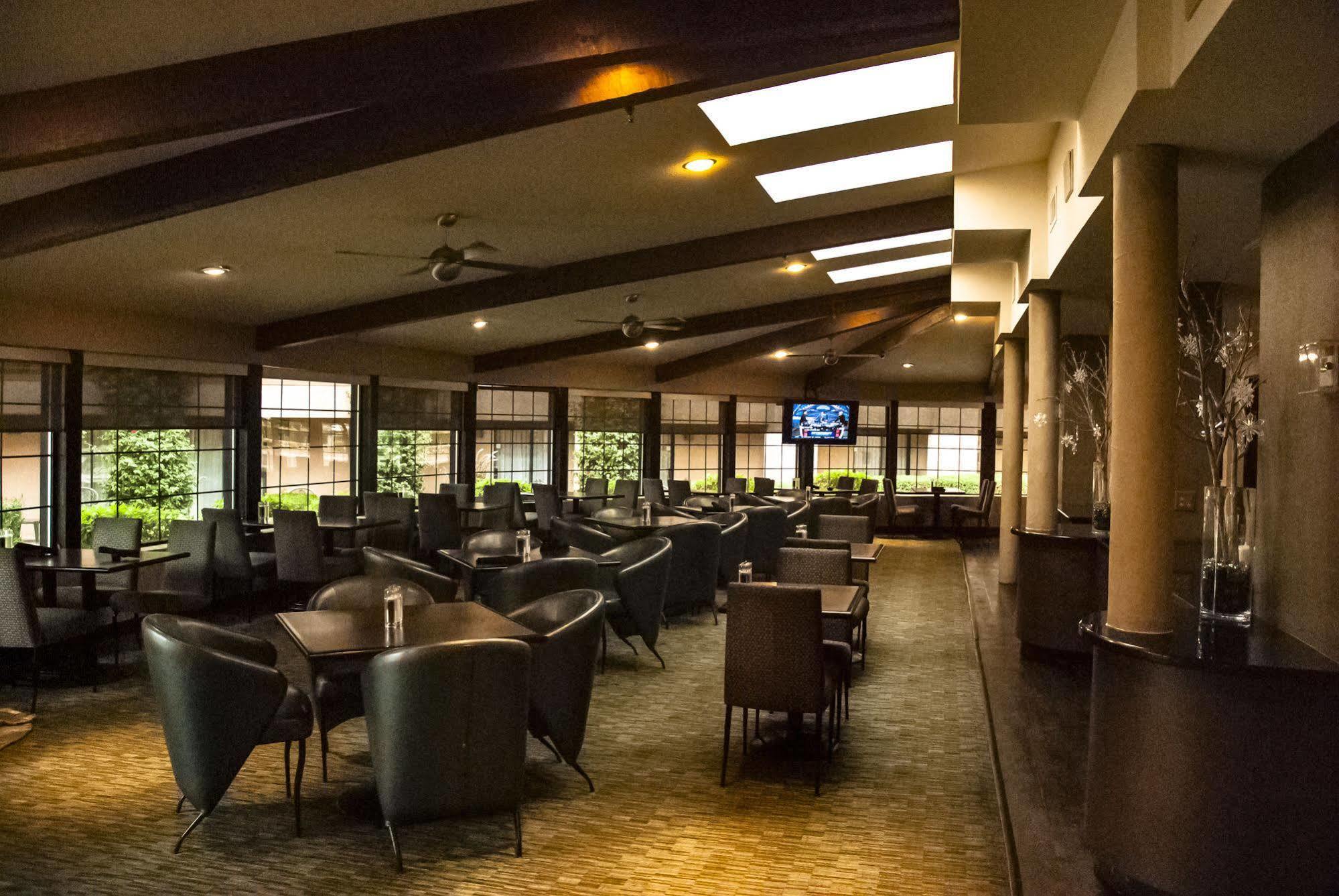 Four Points By Sheraton Airport Hotel 3*
