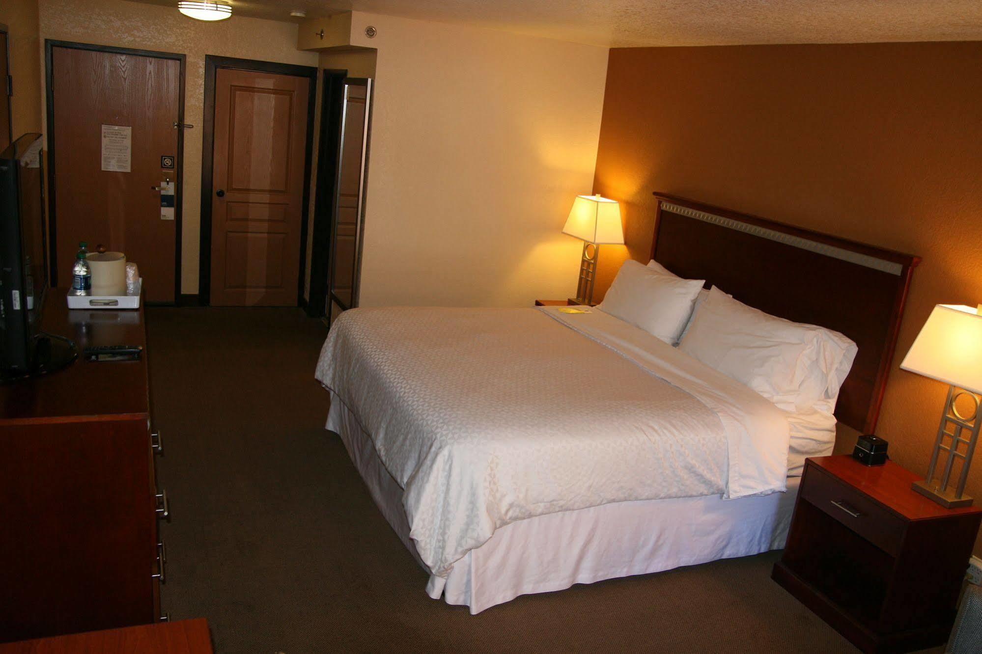 Four Points By Sheraton Airport 3*