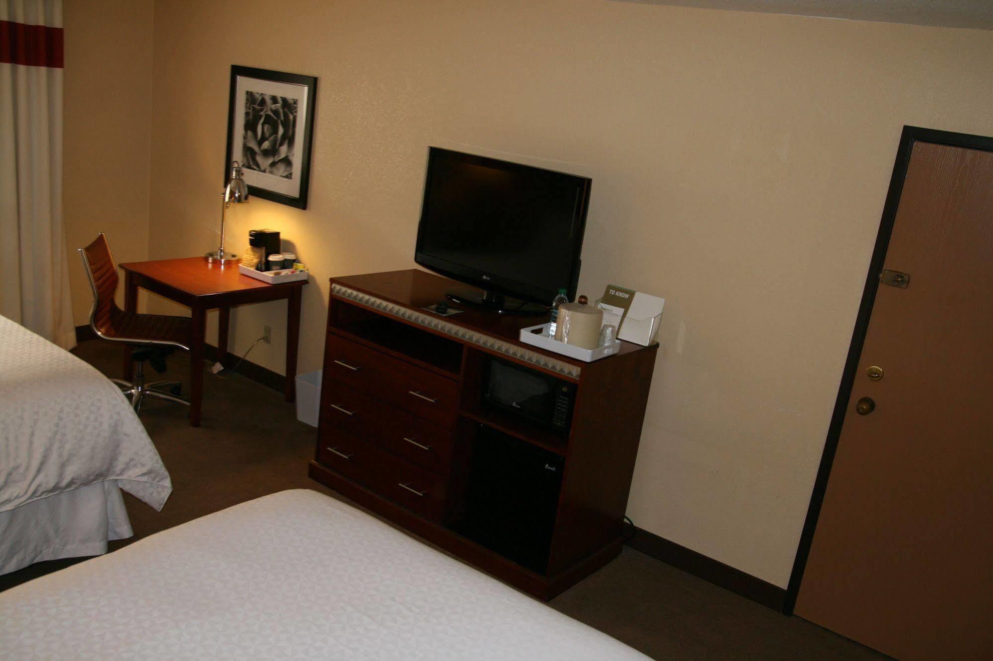 Four Points By Sheraton Airport Hotel 3*