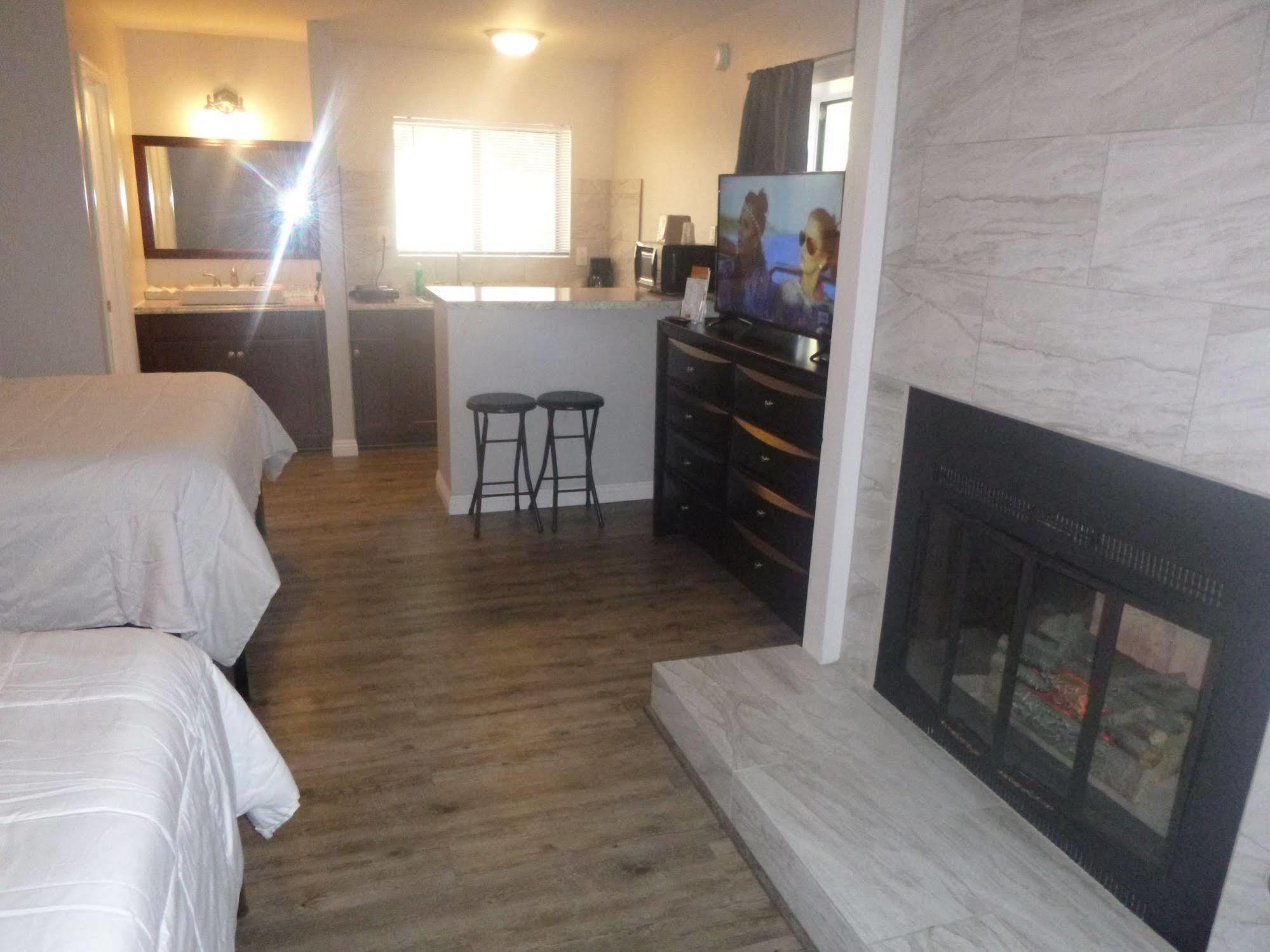 Sierra Motel 2*