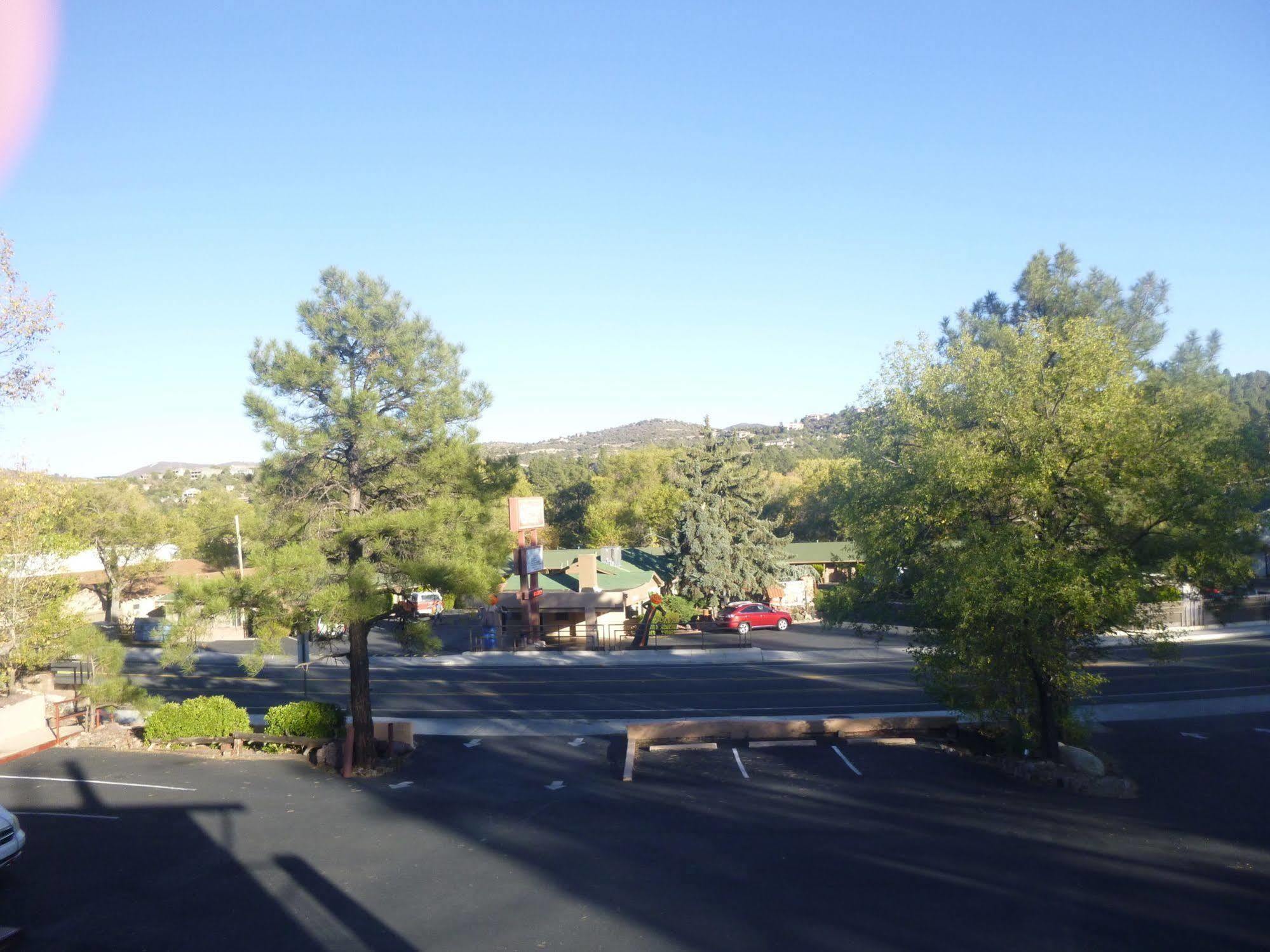 Sierra Motel