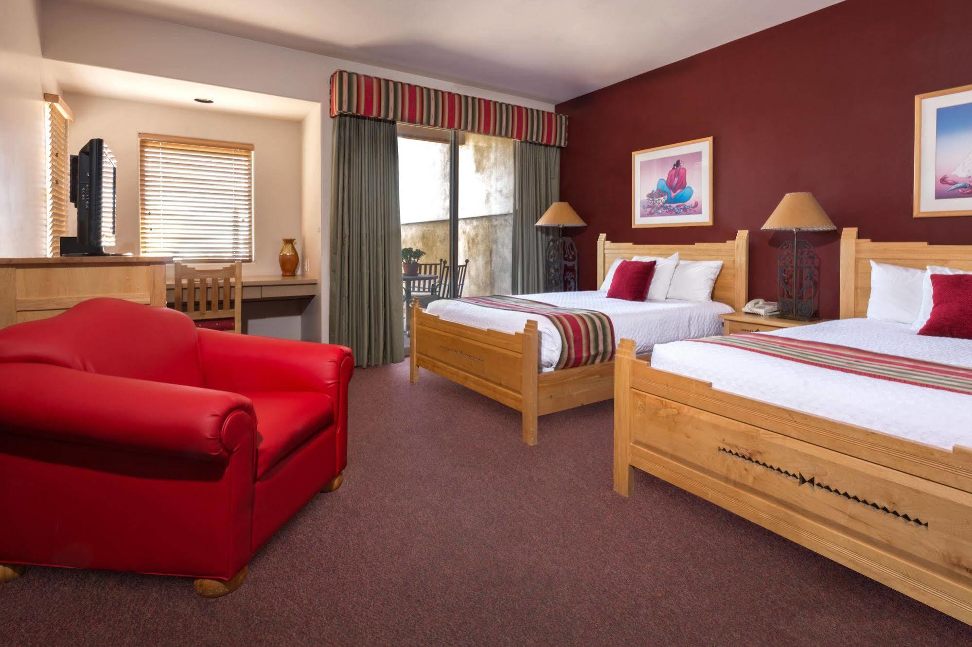 Hotel At Eagle Mountain 3*