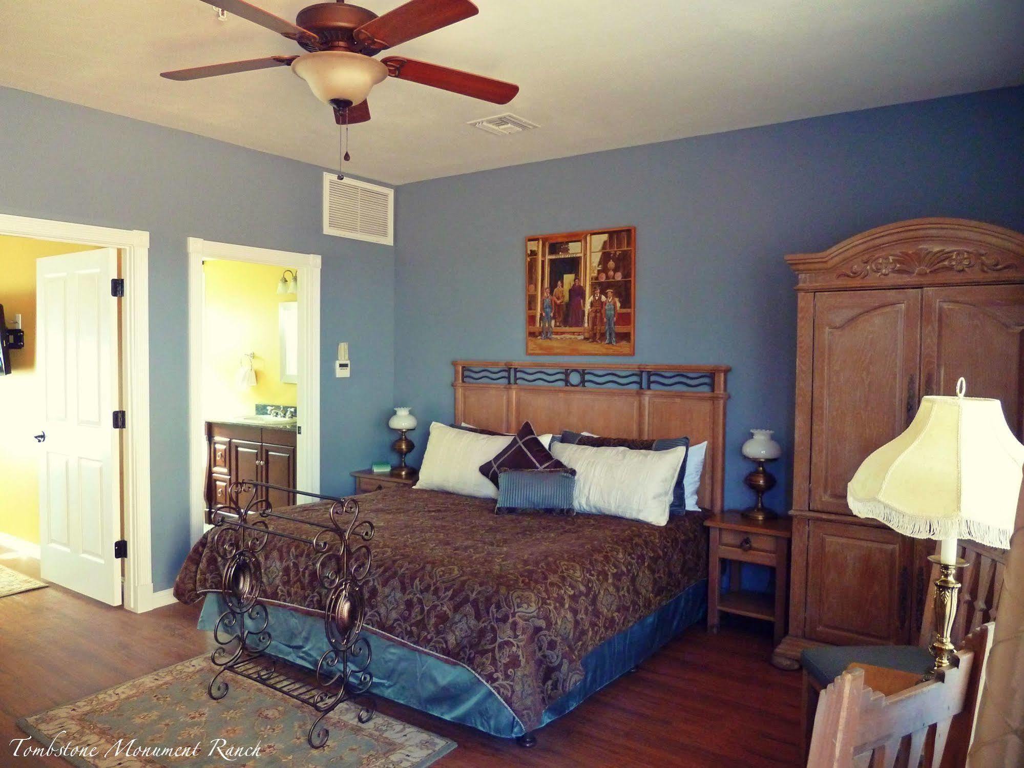 Monument Guest Ranch Resort 4*