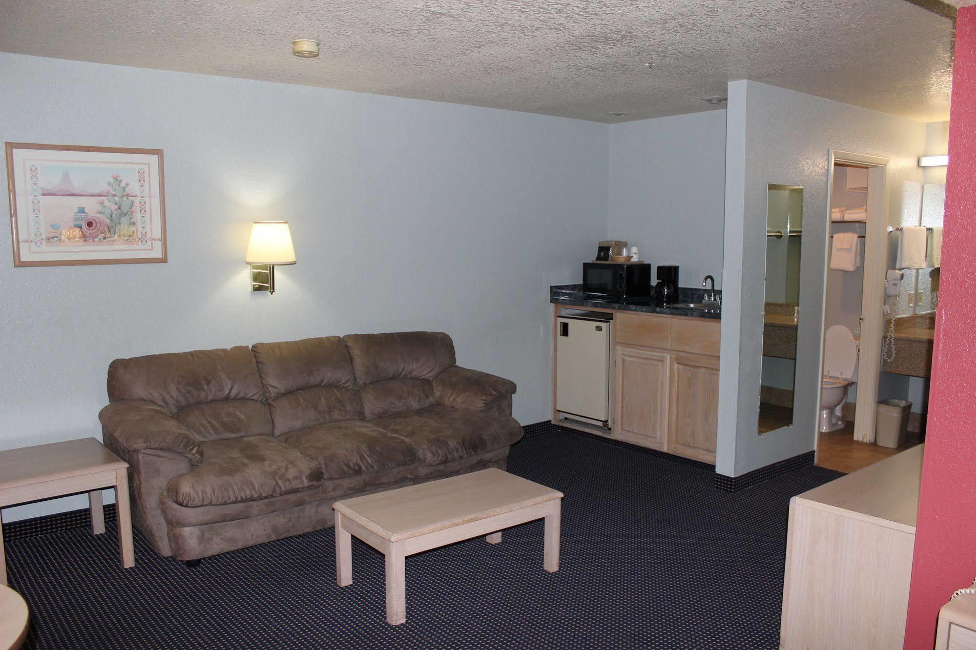 Howard Johnson By Wyndham Hotel