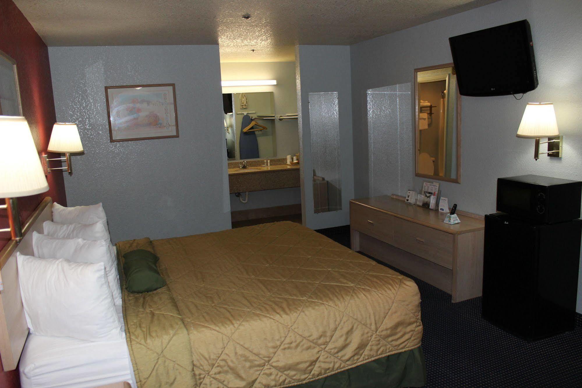 Howard Johnson By Wyndham Hotel 2*