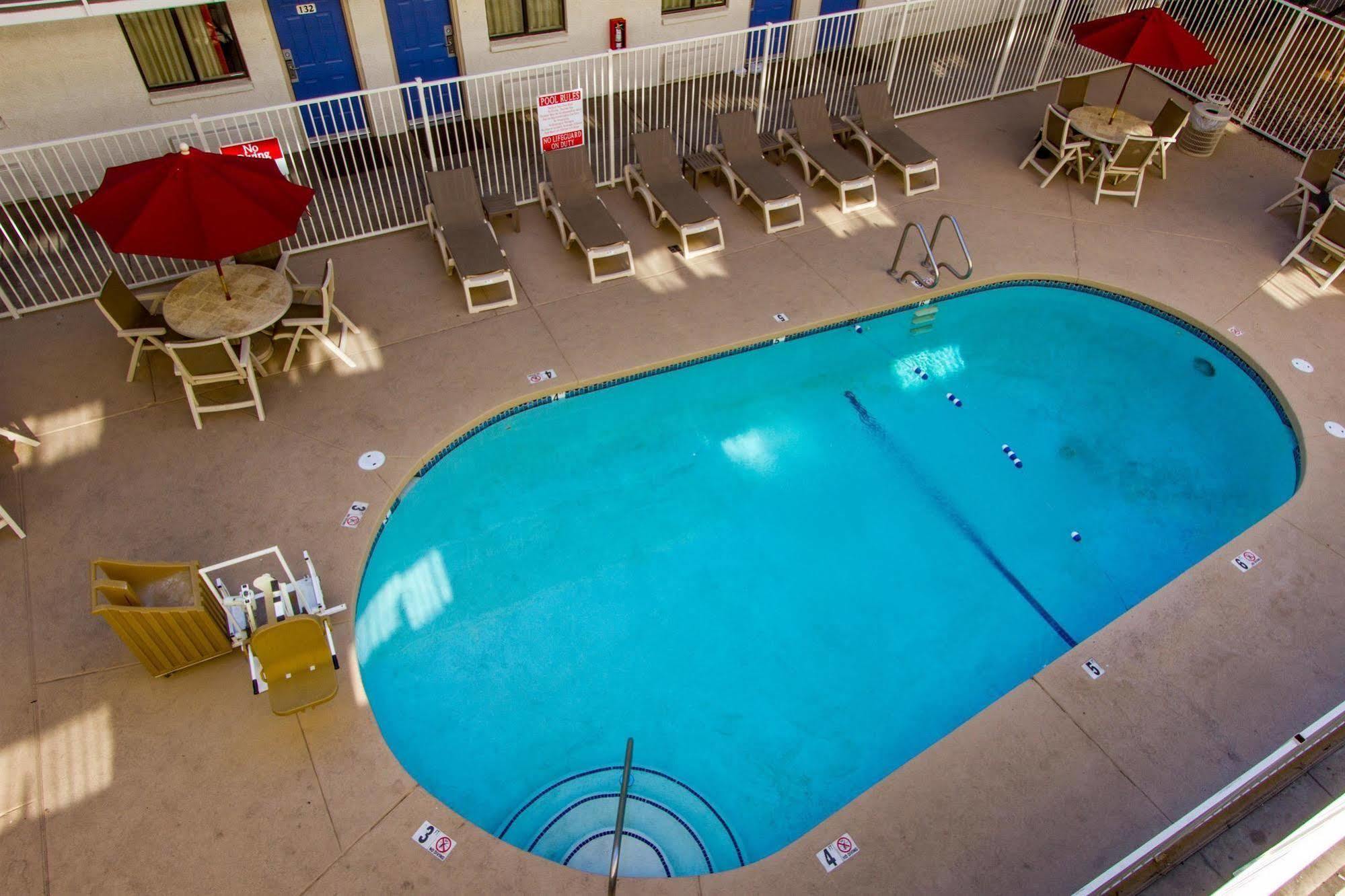 Phoenix Inn