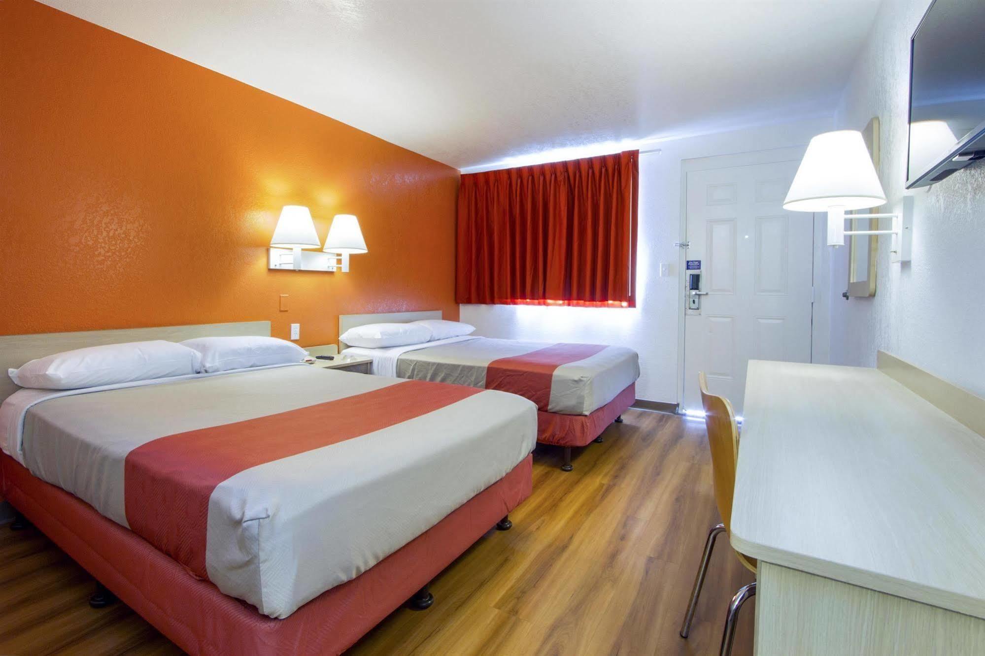 Hotel Phoenix Inn