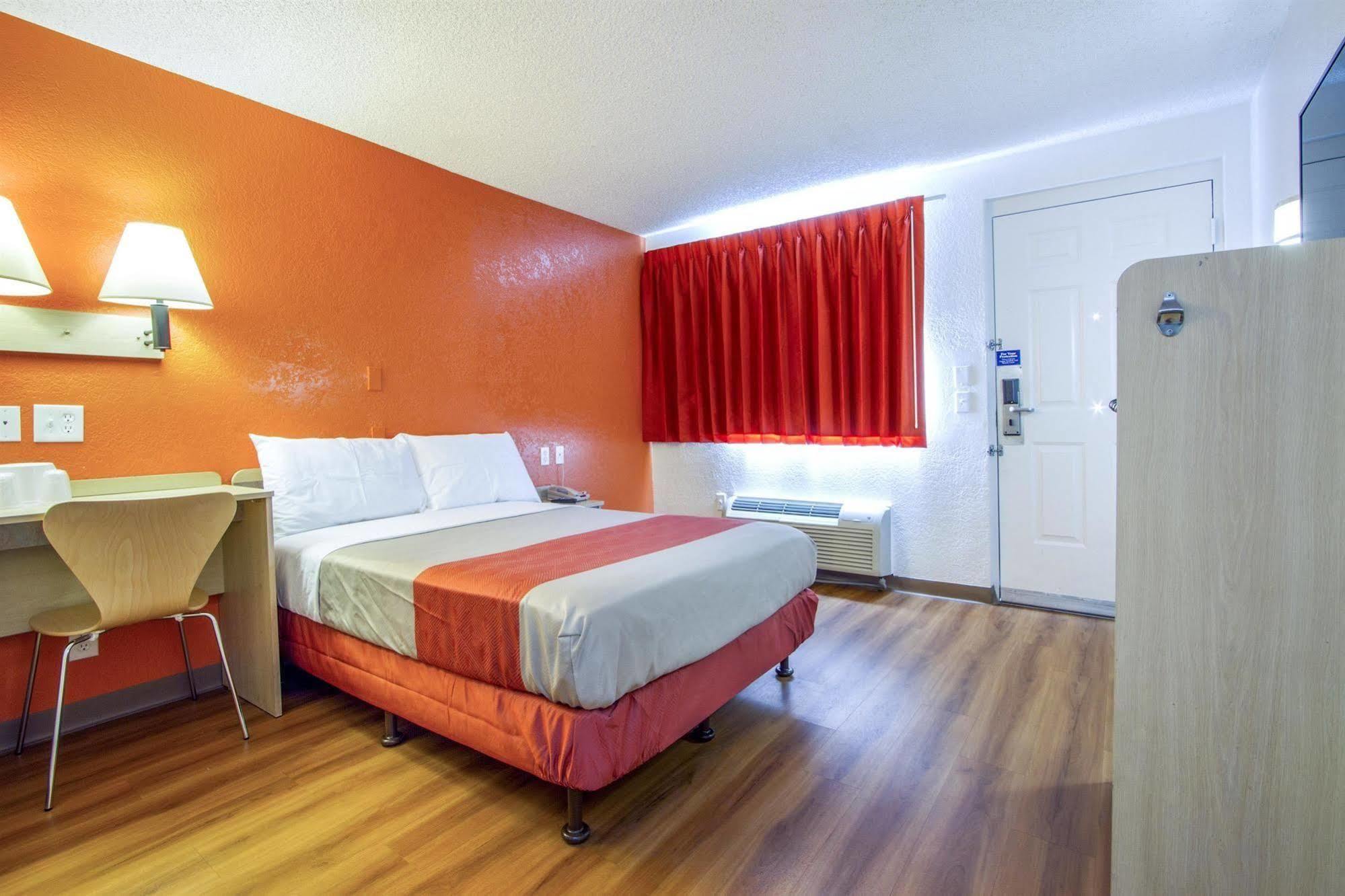 Hotel Phoenix Inn
