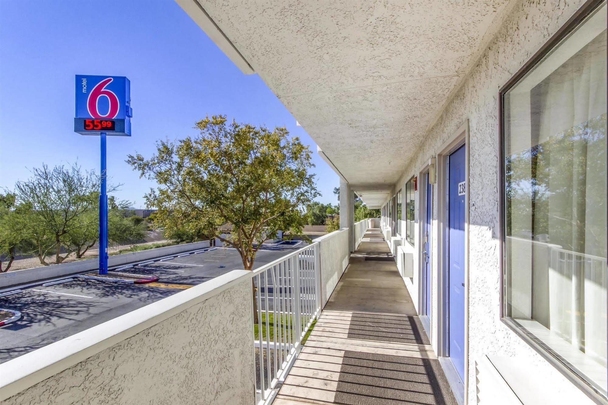 Hotel 6-phoenix, Az - West