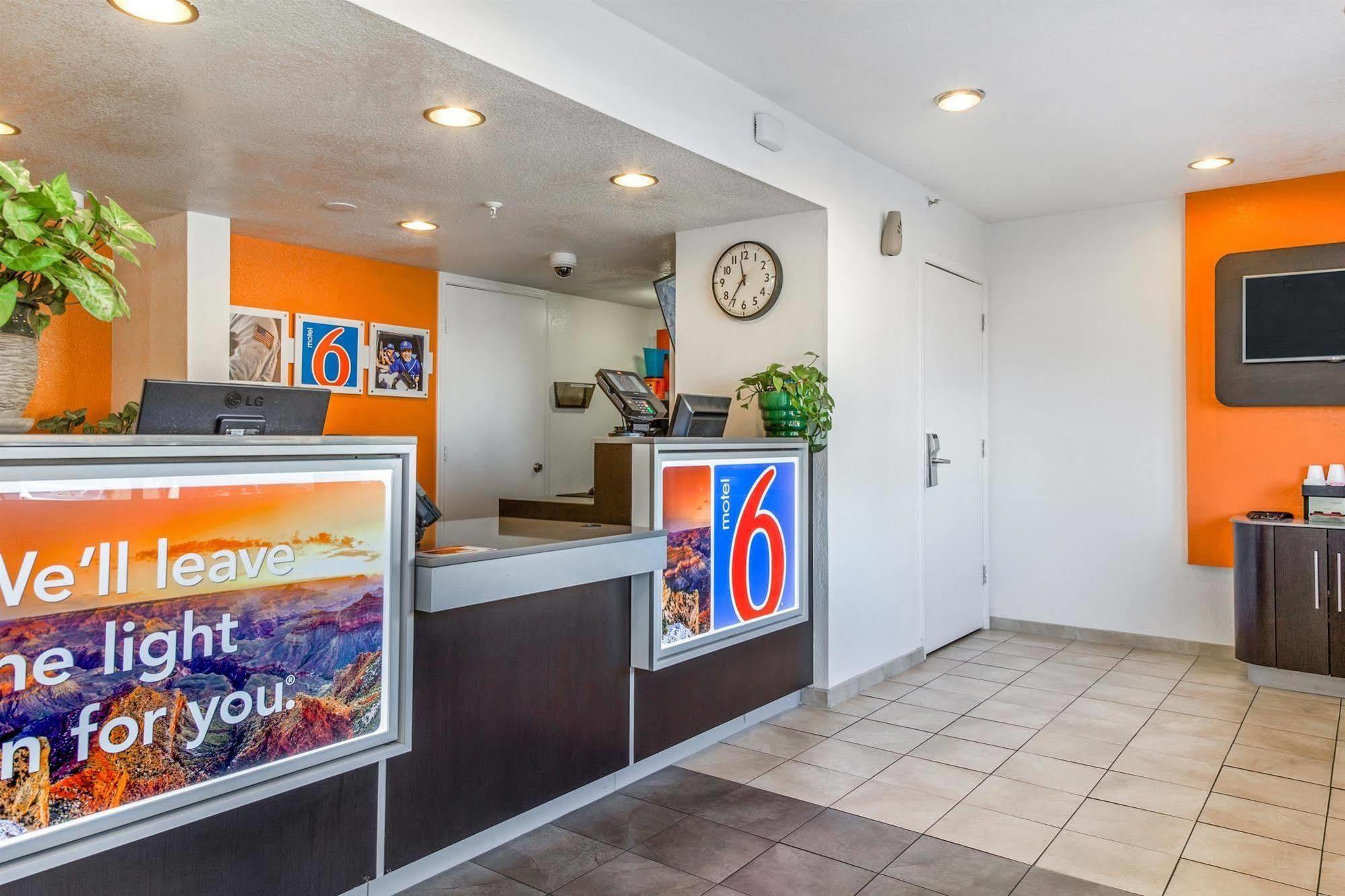 Hotel 6-phoenix, Az - West 2*