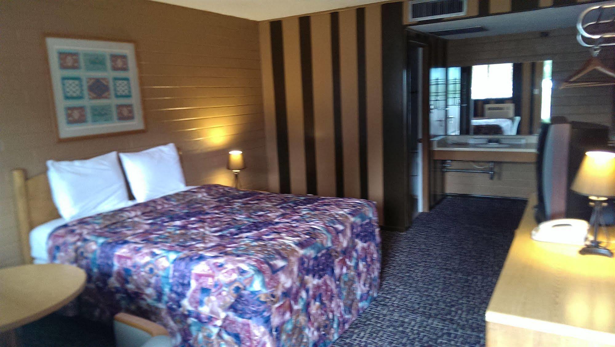 Belle Aire Motel Globe