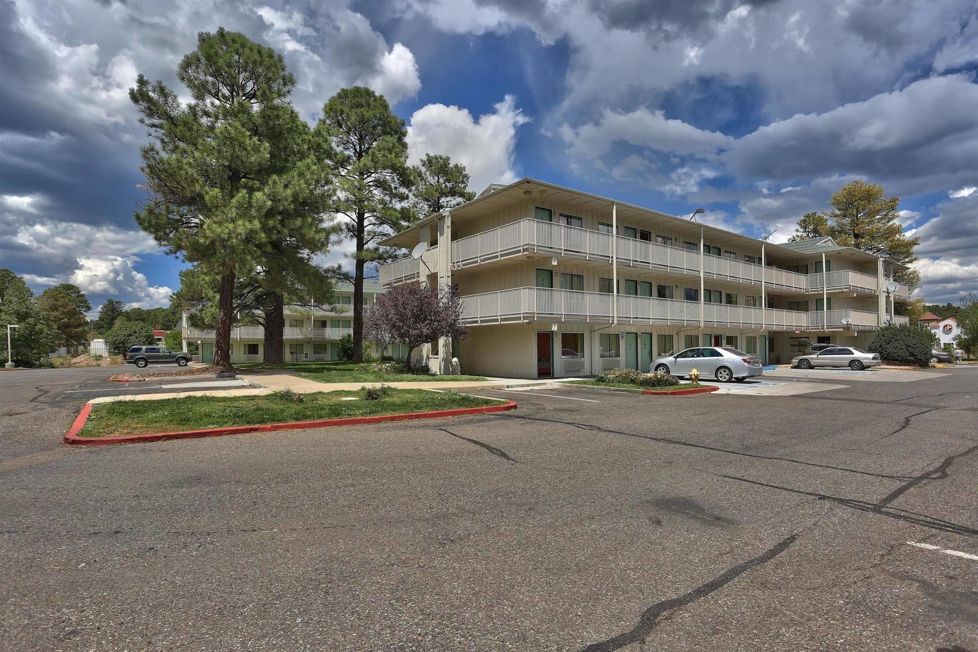 Hotel 6-flagstaff, Az - West - Woodland Village