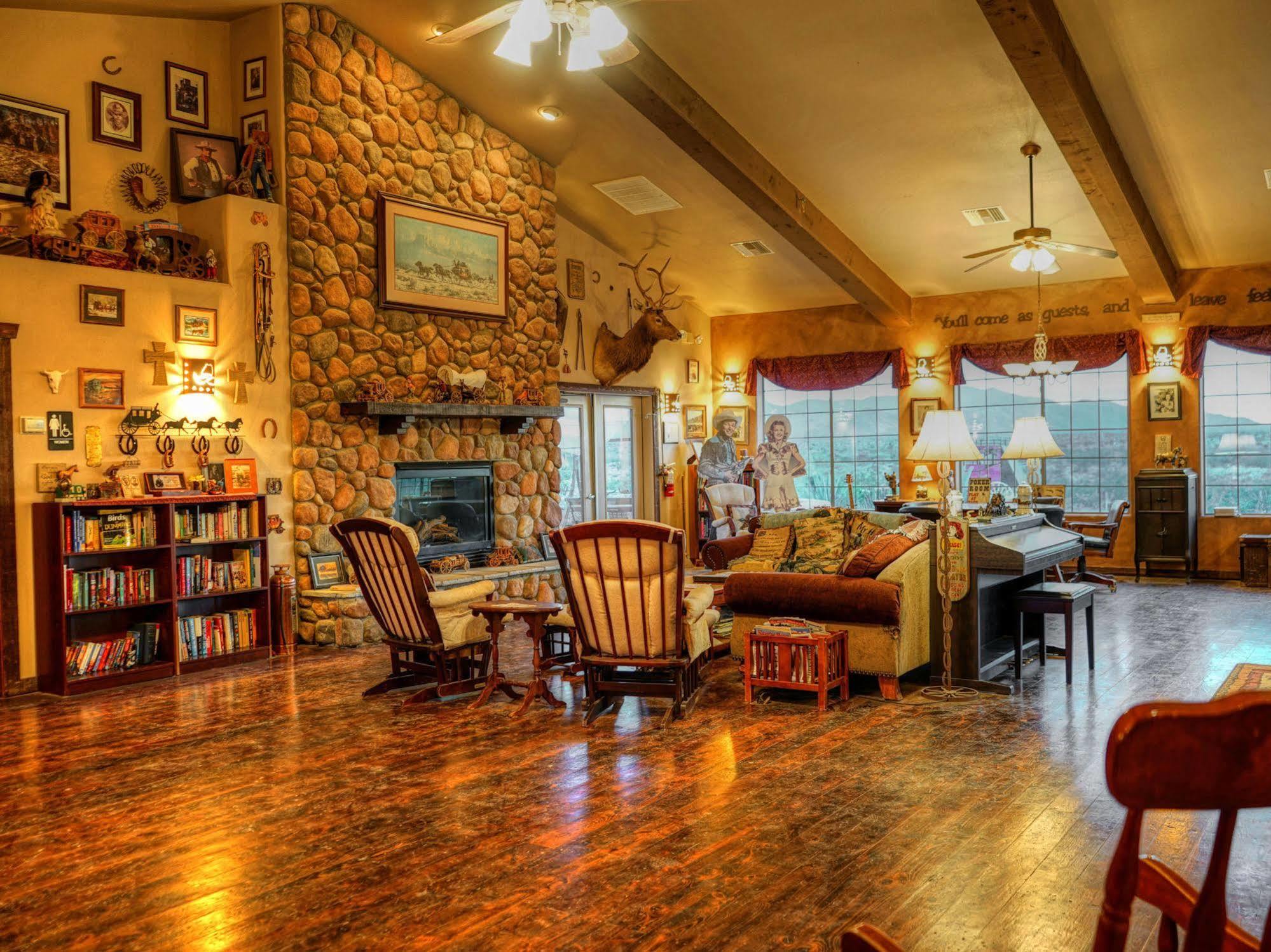 Stagecoach Trails Guest Ranch 4*