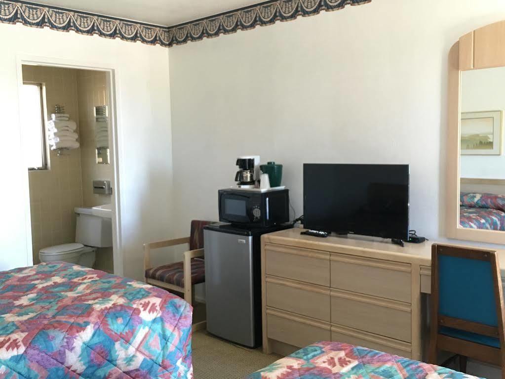 Motel Ramblin Rose