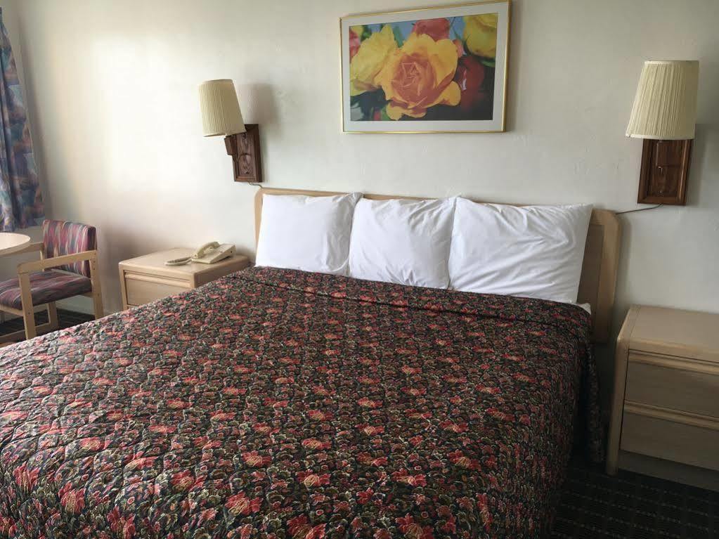 Ramblin Rose Motel Kingman