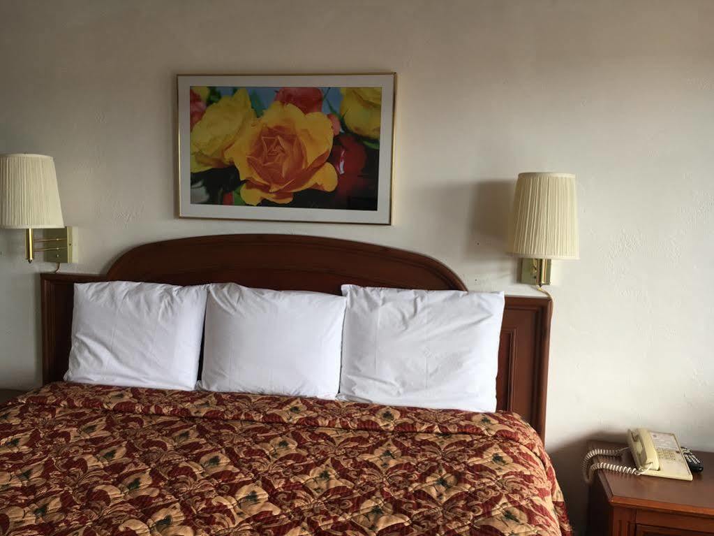 Ramblin Rose Motel