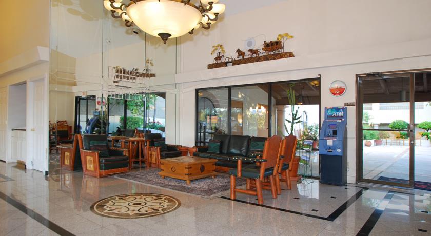 Hotel Ramada East 3*