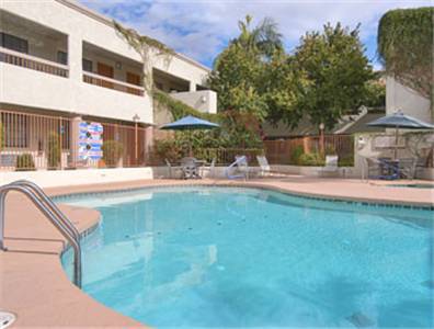 Hotel Ramada East 3*
